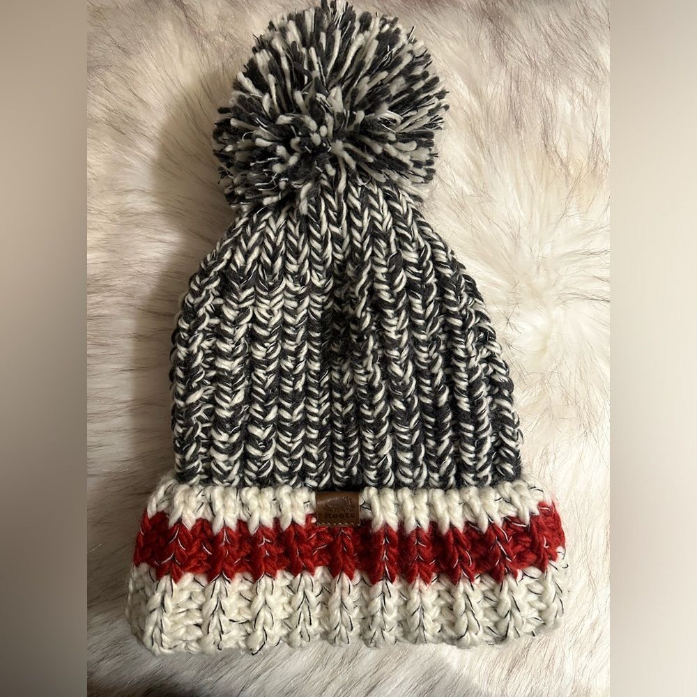 Roots Knit Pom Beanie 🤍❄️